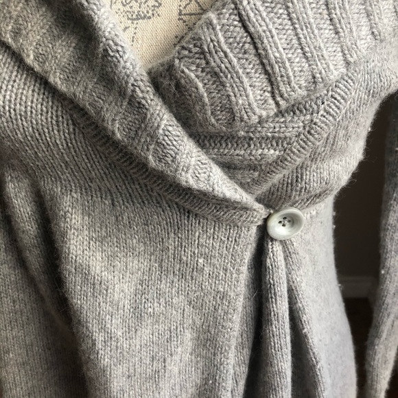 Aritzia Talula Mulberry Sweater Cardigan Cashmere - Picture 5 of 8